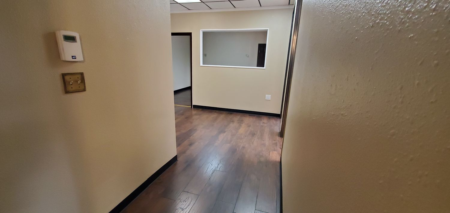 Plaza level, front of building, great exposure off lobby, private bathroom.